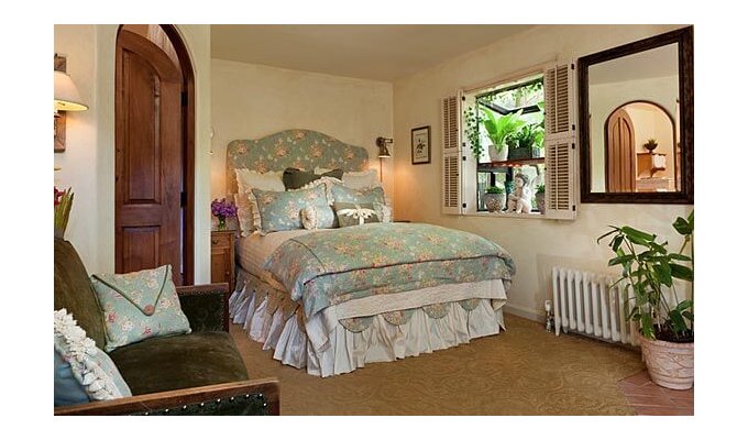 Inn Bed & Breakfast Monterey.