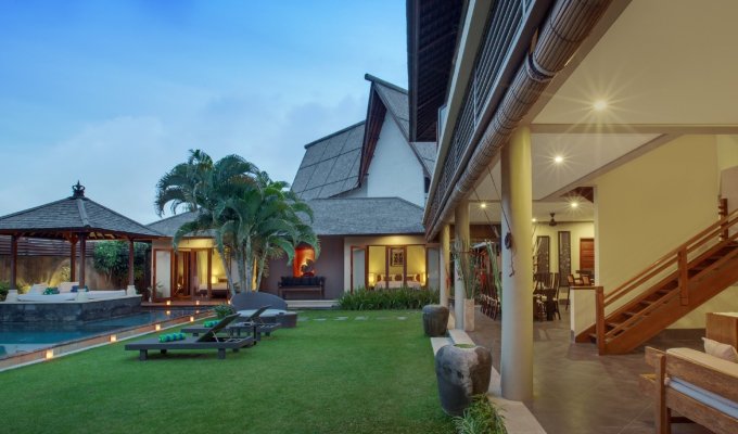 Location villa Bali Seminyak piscine privée avec personnel inclus