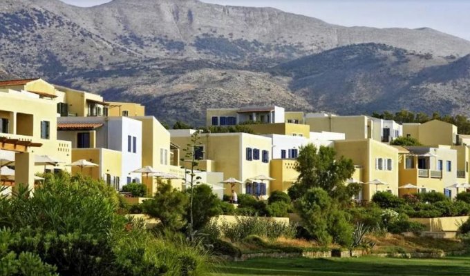 Votre Séjour en Crète, en hébergement 8j/7 nuits à l'hôtel en demi-pension en chambre Standard avec vue sur la montagne. A PARTIR DE 613€/pers.