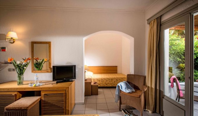 Votre Séjour en Crète, en hébergement 8j/7 nuits à l'hôtel en demi pension, en Bungalow. A PARTIR DE 387€/pers. 