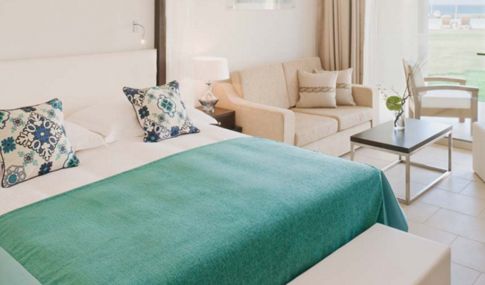 Votre Séjour en Crète, en hébergement 8j/7 nuits à l'hôtel en demi pension en chambre avec vue sur la mer. A PARTIR DE 419€/pers. 