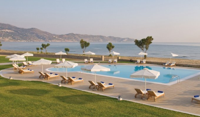 Votre Séjour en Crète, en hébergement 8j/7 nuits à l'hôtel en demi pension en chambre avec vue sur la mer. A PARTIR DE 419€/pers. 