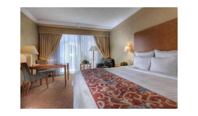 Votre Séjour en Grèce, en hébergement 8j/7 nuits à l'hôtel avec petit déjeuner en chambre standard. Hôtel Ledra Mariott