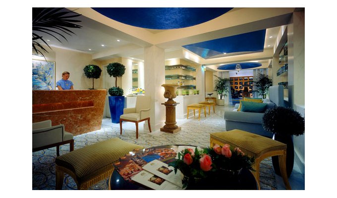 Votre Séjour en Grèce, en hébergement 8j/7 nuits à l'hôtel avec petit déjeuner en chambre classique. Hôtel Grande Bretagne