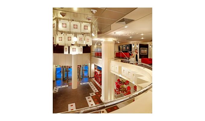 Votre Séjour en Grèce, en hébergement 8j/7 nuits à l'hôtel avec petit déjeuner en chambre supérieure. Hôtel Crowne Plaza Athènes