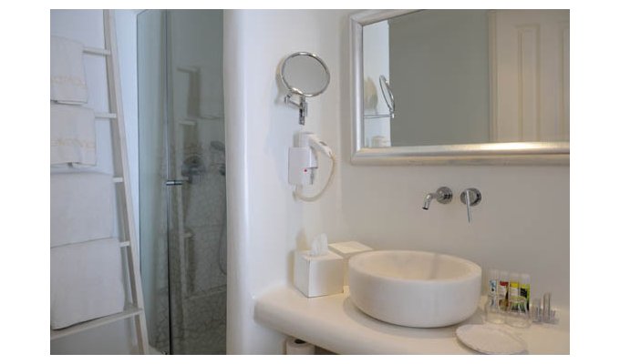 Votre Séjour dans les Cyclades, en hébergement 8j/7 nuits à l'hôtel avec petit déjeuner en chambre Classique. Hôtel Cavo Tagoo 