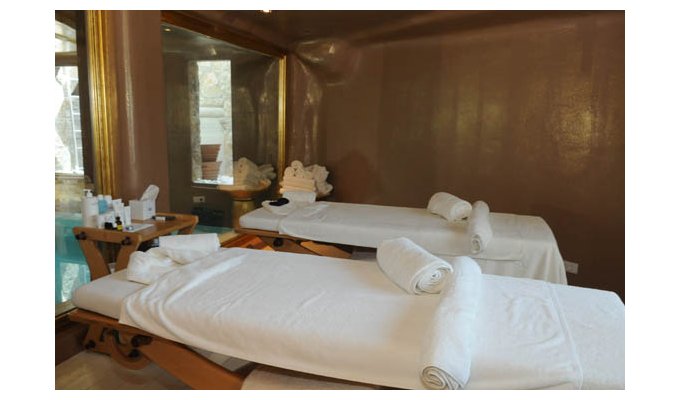 Votre Séjour dans les Cyclades, en hébergement 8j/7 nuits à l'hôtel avec petit déjeuner en chambre Classique. Hôtel Cavo Tagoo 