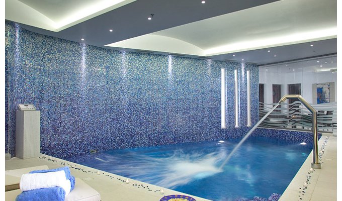 Votre Séjour dans les Cyclades, en hébergement 8j/7 nuits à l'hôtel avec petit déjeuner chambre classique vue jardin. Hôtel Petasos Beach Resort & Spa.