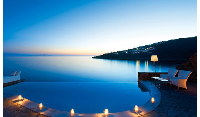 Votre Séjour dans les Cyclades, en hébergement 8j/7 nuits à l'hôtel avec petit déjeuner chambre classique vue jardin. Hôtel Petasos Beach Resort & Spa.