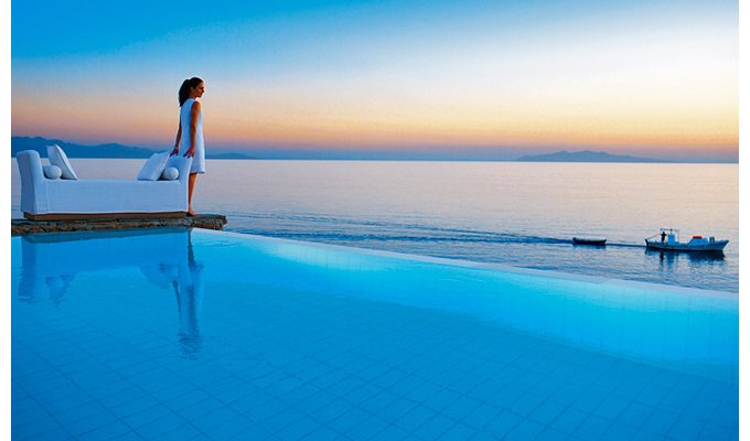 Votre Séjour dans les Cyclades, en hébergement 8j/7 nuits à l'hôtel avec petit déjeuner chambre classique vue jardin. Hôtel Petasos Beach Resort & Spa.