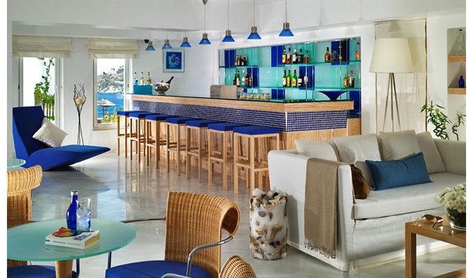 Votre Séjour dans les Cyclades, en hébergement 8j/7 nuits à l'hôtel avec petit déjeuner chambre classique vue jardin. Hôtel Petasos Beach Resort & Spa.