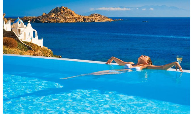Votre Séjour dans les Cyclades, en hébergement 8j/7 nuits à l'hôtel avec petit déjeuner chambre classique vue jardin. Hôtel Petasos Beach Resort & Spa.