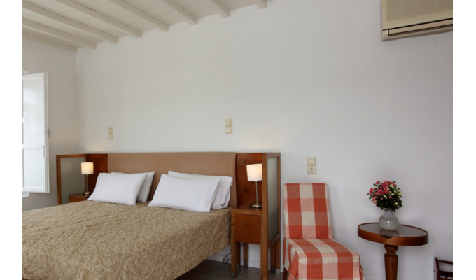 Votre Séjour dans les Cyclades, en hébergement 8j/7 nuits à l'hôtel avec petit déjeuner chambre Standard. Hôtel Dorion