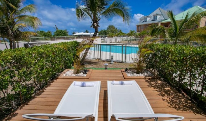 Location Appartement Baie Orientale Saint-Martin sur la plage avec Piscine