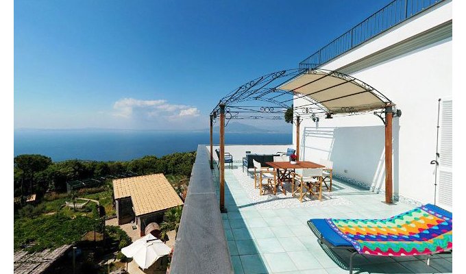 Location Villa de Luxe avec piscine privée sur les hauteurs de la région de Sorrente avec vue mer - Italie