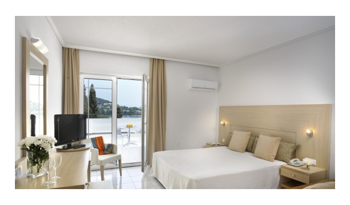 Votre Séjour en Grèce, en hébergement 8j/7 nuits à l'hôtel en formule Tout inclus en chambre avec vue sur l'arrière pays. Hôtel Corcyra Beach.