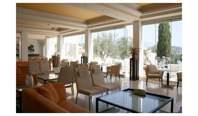Votre Séjour en Grèce, en hébergement 8j/7 nuits à l'hôtel en formule Tout inclus en chambre avec vue sur l'arrière pays. Hôtel Corcyra Beach.