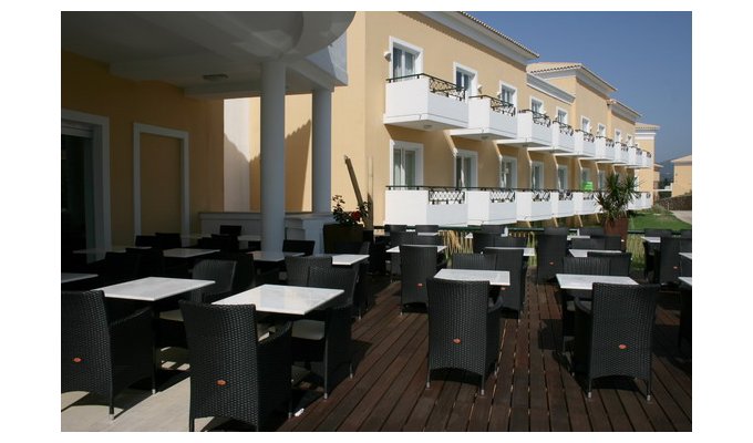 Votre Séjour en Grèce, en hébergement 8j/7 nuits à l'hôtel en formule Tout inclus en chambre avec vue sur l'arrière pays. Hôtel Corcyra Beach.