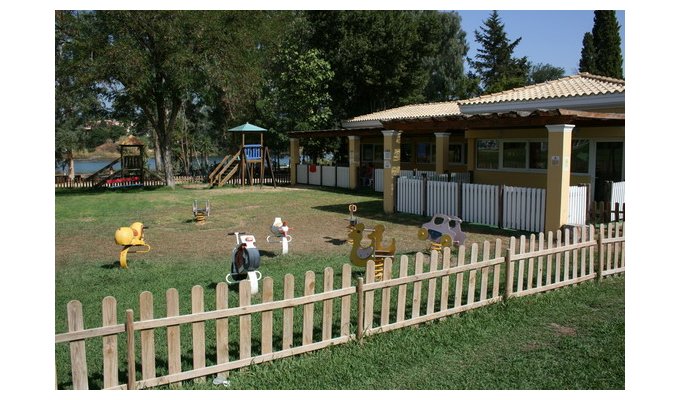 Votre Séjour en Grèce, en hébergement 8j/7 nuits à l'hôtel en formule Tout inclus en chambre avec vue sur l'arrière pays. Hôtel Corcyra Beach.