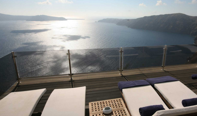 Votre Séjour en Grèce, en hébergement 8j/7 nuits à l'hôtel avec petit-déjeuner en chambre senior avec vue sur la mer. Hôtel Rocabella Resort & Spa.