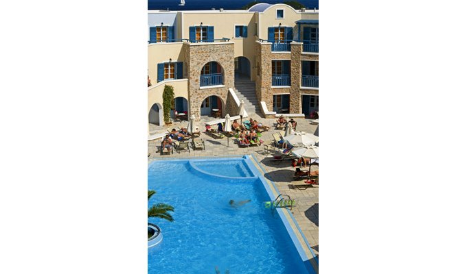 Votre Séjour dans les Cyclades, en hébergement 8j/7 nuits à l'hôtel avec petit déjeuner en chambre Standard. Aegean Plaza Hotel.