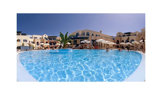 Votre Séjour dans les Cyclades, en hébergement 8j/7 nuits à l'hôtel avec petit déjeuner en chambre Standard. Aegean Plaza Hotel.