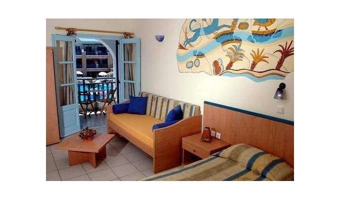 Votre Séjour dans les Cyclades, en hébergement 8j/7 nuits à l'hôtel avec petit déjeuner en chambre Standard. Aegean Plaza Hotel.