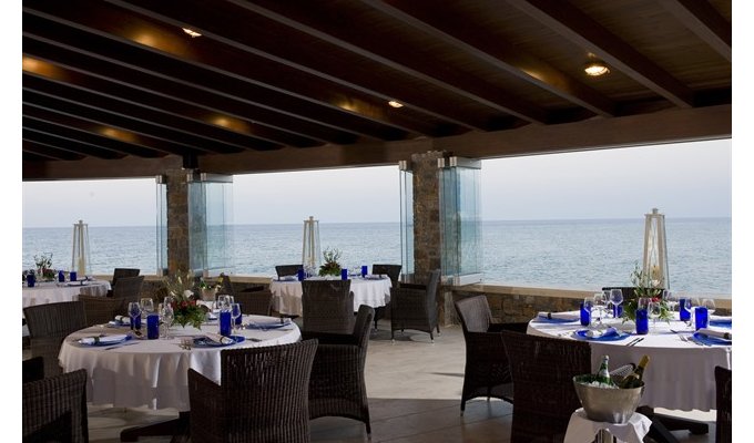 Votre Séjour en Crète, en hébergement 8j/7 nuits en chambre avec vue sur jardin en formule Tout compris. Ikaros Beach Resort & Spa.	