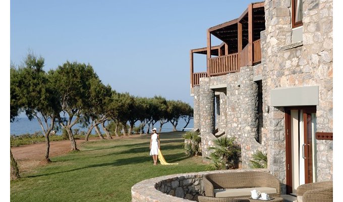 Votre Séjour en Crète, en hébergement 8j/7 nuits en chambre avec vue sur jardin en formule Tout compris. Ikaros Beach Resort & Spa.	