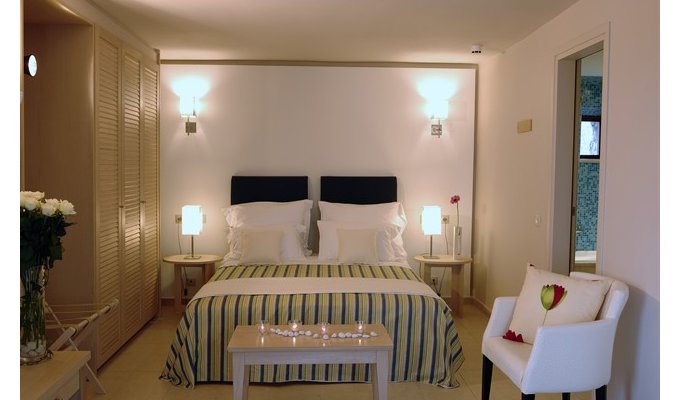 Votre Séjour en Crète, en hébergement 8j/7 nuits en chambre avec vue sur jardin en formule Tout compris. Ikaros Beach Resort & Spa.	