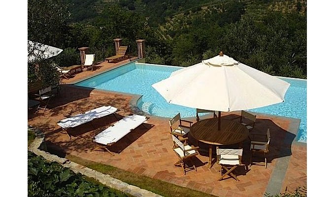 Location Villa du XVIIIe Siècle avec piscine privée sur les collines près de Pistoia en Toscane - Italie