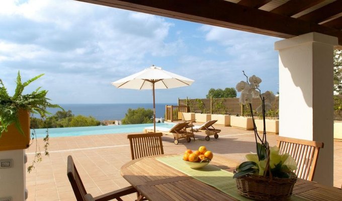 Location Villa de Luxe Ibiza Piscine Privée Bord de Mer Cala Codolar Iles Baléares Espagne