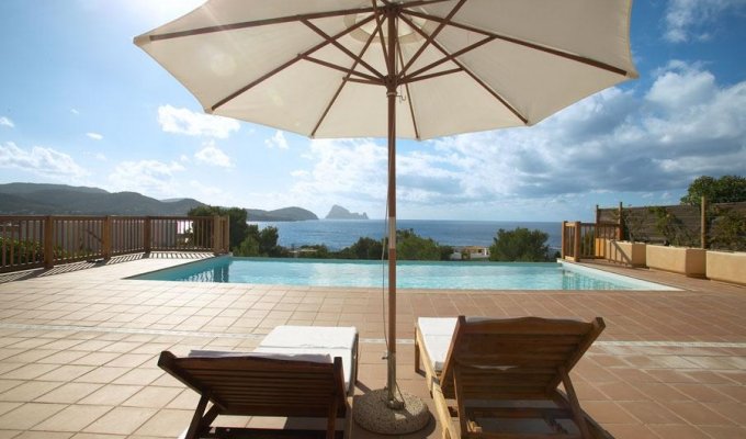 Location Villa de Luxe Ibiza Piscine Privée Bord de Mer Cala Codolar Iles Baléares Espagne