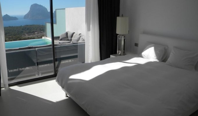 Location Villa de Luxe Ibiza Piscine Privée Bord de Mer Cala Carbo Iles Baléares Espagne