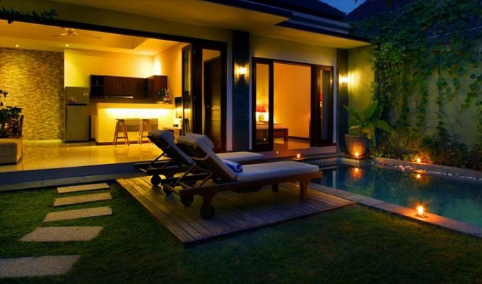 Location villa Bali Seminyak piscine privée au bord de la mer avec personnel inclus