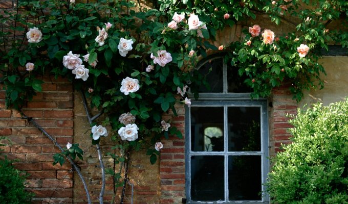 Pays de la Loire Location Maison de Charme Angers avec jardin privatif dans le parc d'un chateau