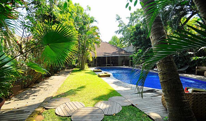 Indonesie Location Villa Bali Seminyak 5 mins à pieds de la plage  piscine privée et Personnel 