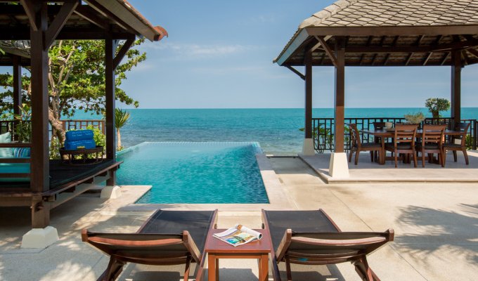 Thailande Location Villa directement sur la  plage avec piscine privée et Personnel