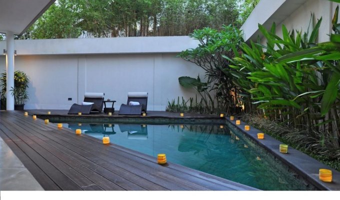 Location villa Bali Seminyak piscine privée au bord de la mer avec personnel   