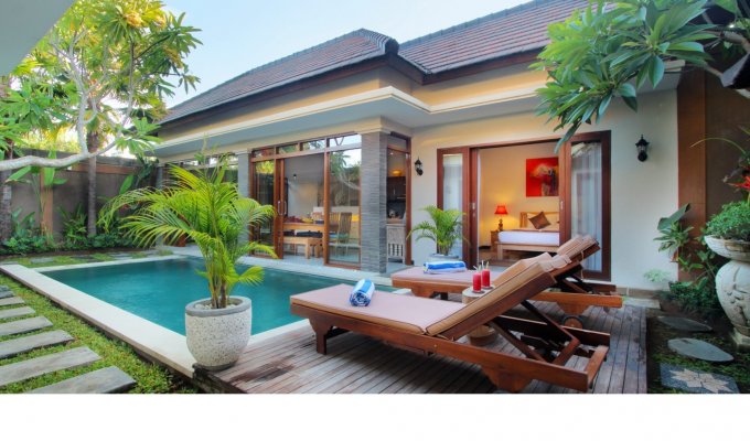 Location villa Bali Seminyak piscine privée proche de la mer avec personnel  