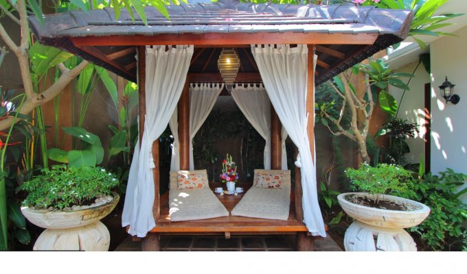 Location villa Bali Seminyak piscine privée proche de la mer avec personnel  