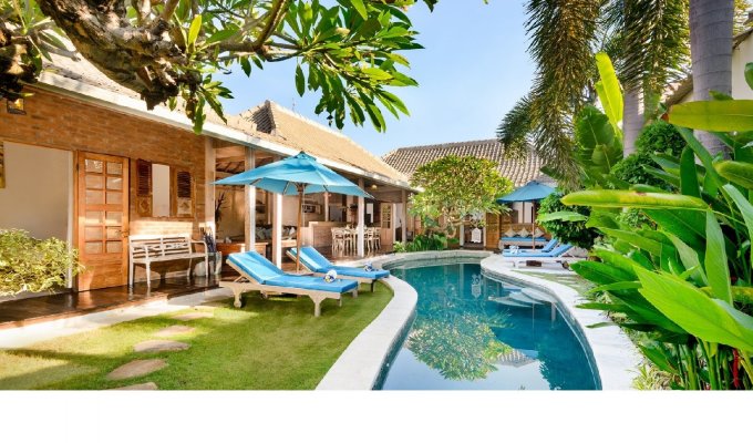 Location villa Bali Seminyak piscine privée à 5min de la plage avec personnel  