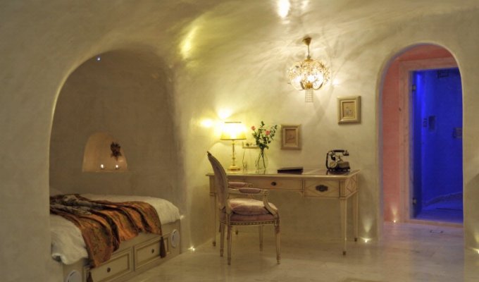 Location Villa de Luxe Santorin, avec piscine chauffée intérieure, Idéale pour Lune de Miel