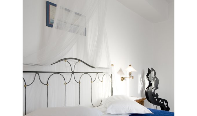 Votre Séjour dans les Cyclades, en hébergement 8j/7 nuits à l'hôtel avec petit déjeuner en chambre standard et transferts Maritimes. 