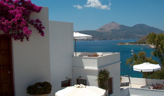 Votre Séjour dans les Cyclades, en hébergement 8j/7 nuits à l'hôtel avec petit déjeuner en chambre standard et transferts Maritimes. 