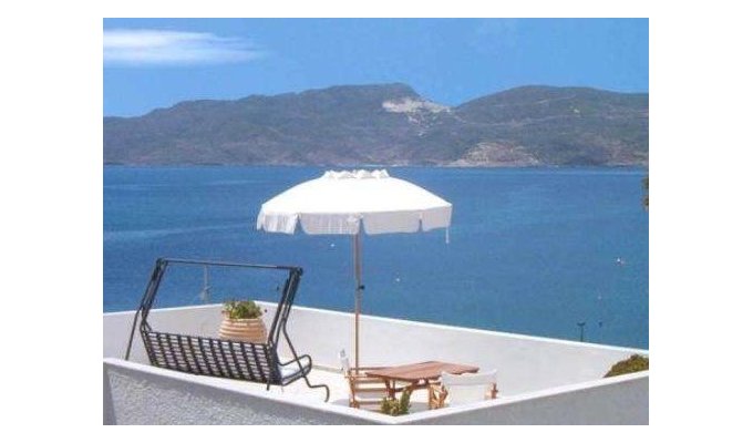 Votre Séjour dans les Cyclades, en hébergement 8j/7 nuits à l'hôtel avec petit déjeuner en chambre standard et transferts Maritimes. 