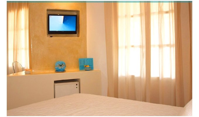 Votre Séjour dans les Cyclades, en hébergement 8j/7 nuits à l'hôtel en formule petit-déjeuner en chambre standard.