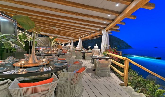 Location villa de luxe Mykonos, avec piscine privée et plage privée.	