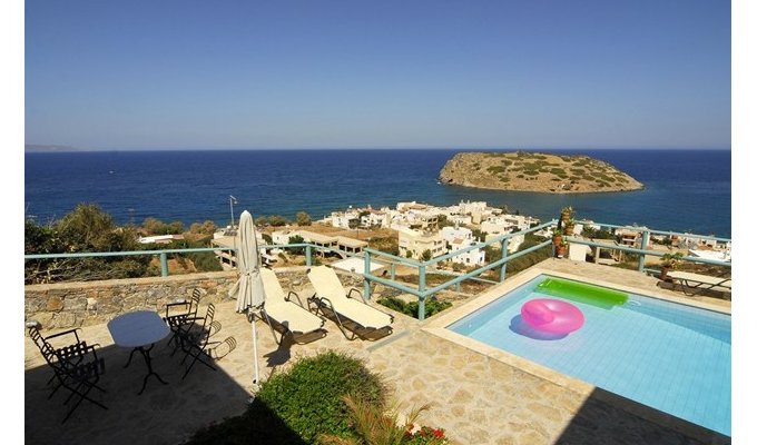 Location Villa Crete pour 8 personnes, avec piscine privée et une magnifique vue sur la mer.