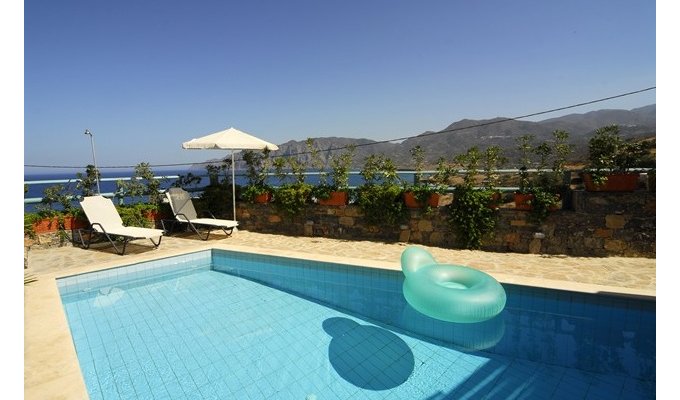 Location Villa Crete pour 4 personnes, avec piscine privée et une magnifique vue sur la mer.